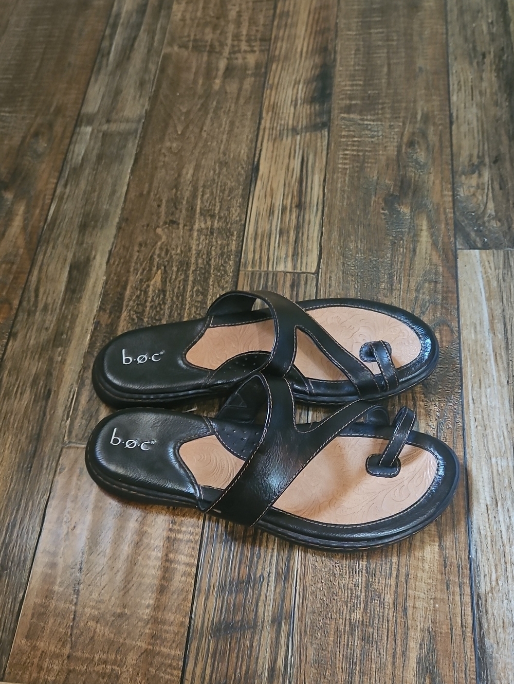 b.o.c. Women's Dark Chocolate Brown Toe-Loop Slide Sandals